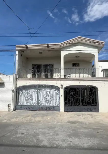Casa en oportunidad en Residencial anahuac excelente ubicación,  se acepta crédito bancario o infona