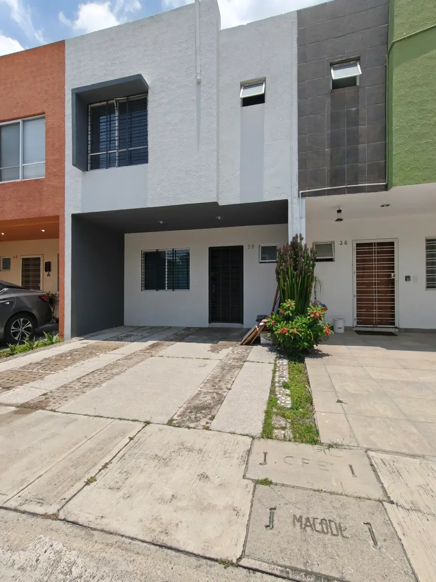 Casa en renta en Parques del Bosque, San Pedro Tlaquepaque — foto 1 de 67