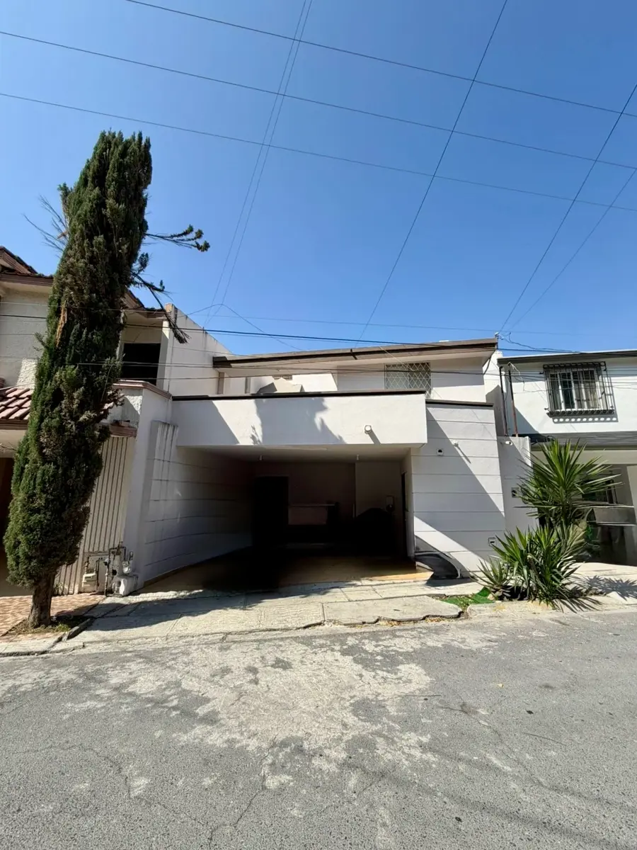 Casa en venta en Contry la Silla, Guadalupe — foto 1 de 11
