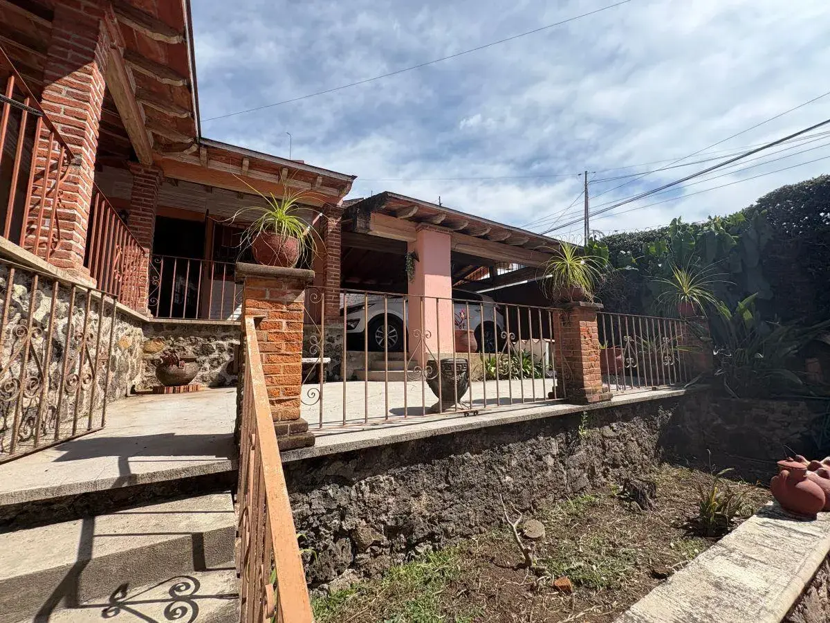 Casa en venta en Lomas de Cortes, Cuernavaca — foto 1 de 18