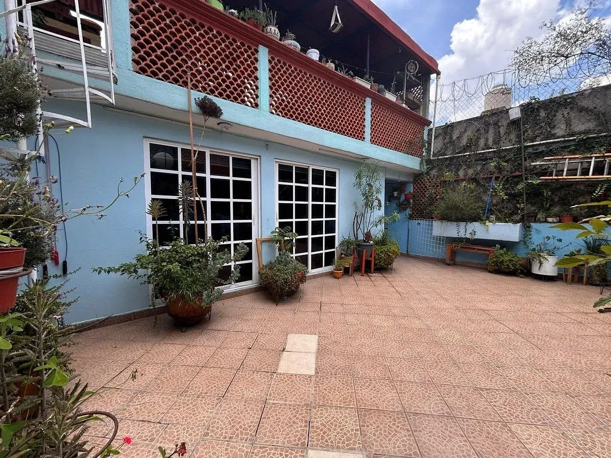 Casa en venta en Paseos de Churubusco, Iztapalapa — foto 1 de 12
