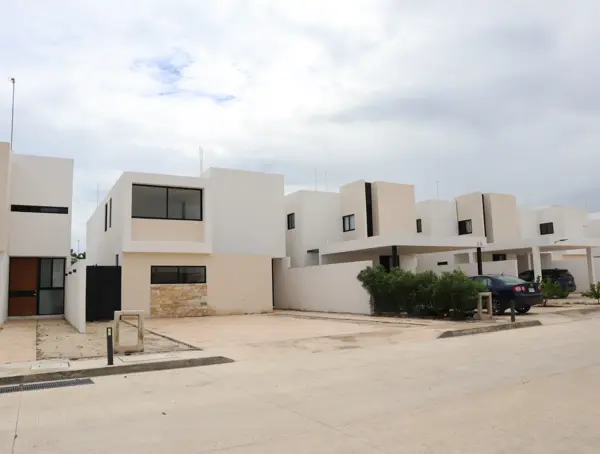 CASAS EN PRIVADA ALMENA EN DZYTIA