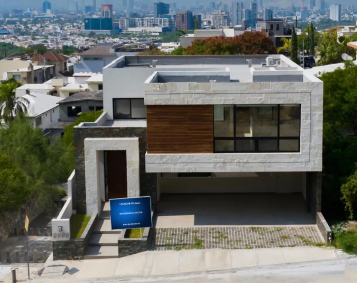Casa en venta en Las Águilas, Guadalupe — foto 1 de 7