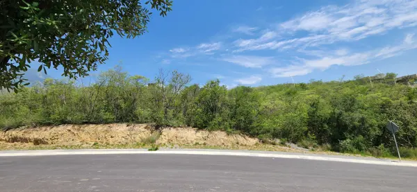Terreno en venta en Sierra Alta 10 Sector, Monterrey — foto 3 de 9