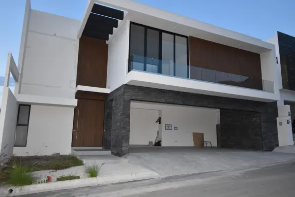 Casa en Venta en Pedregal de la Montaña, El Uro, Monterrey, N. L.
