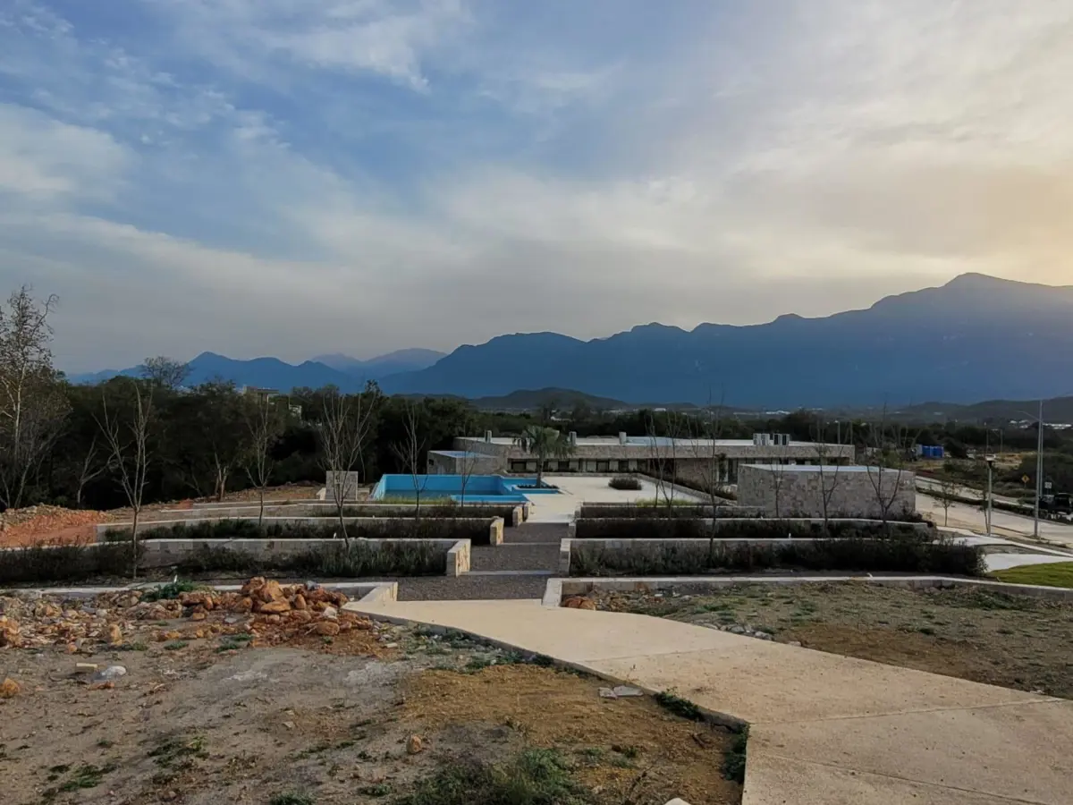 Terreno en venta en El Yerbaniz, Santiago — foto 1 de 9