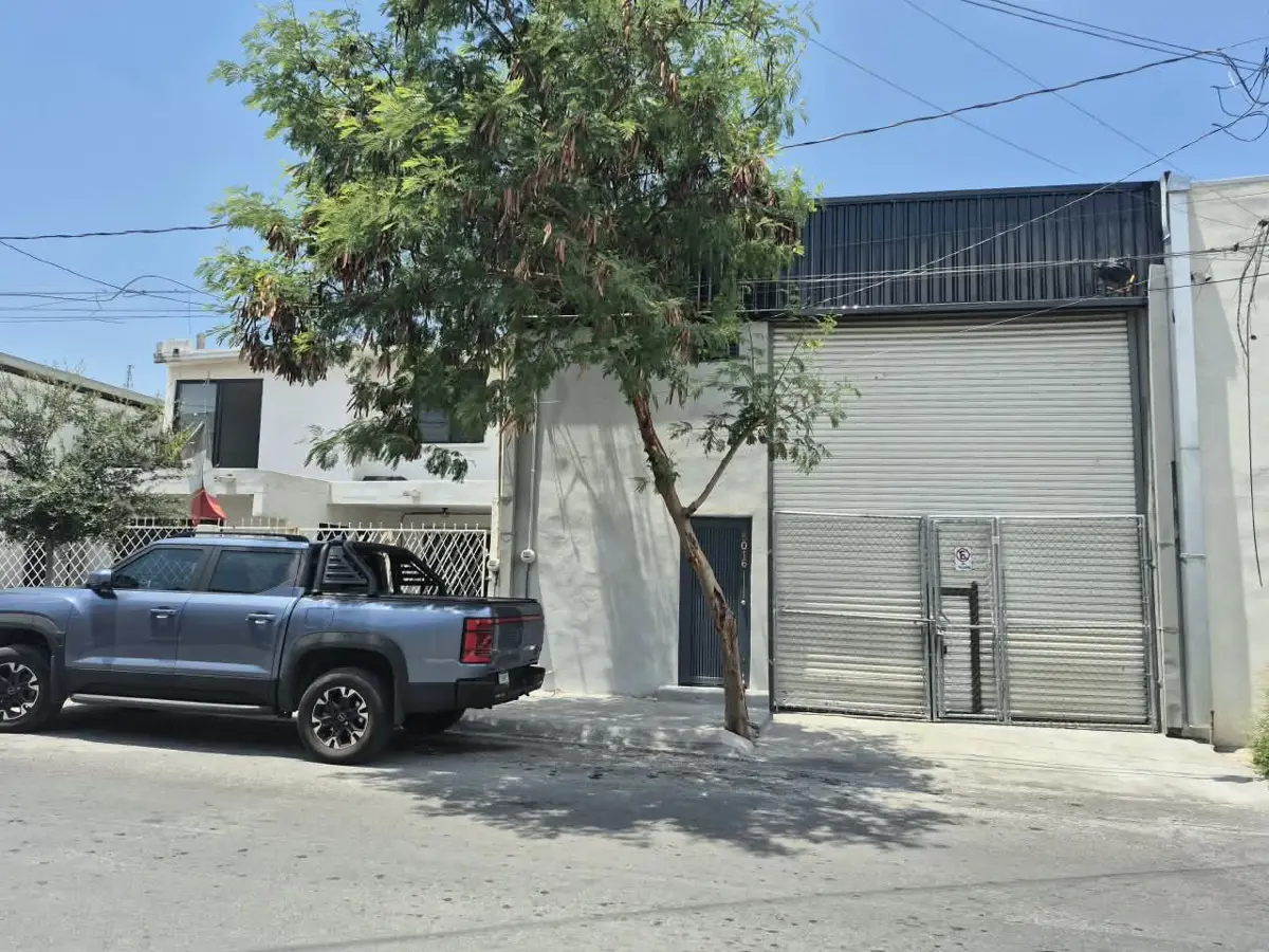 Bodega en venta en Plutarco Elias Calles 1 - 2, Monterrey — foto 1 de 24