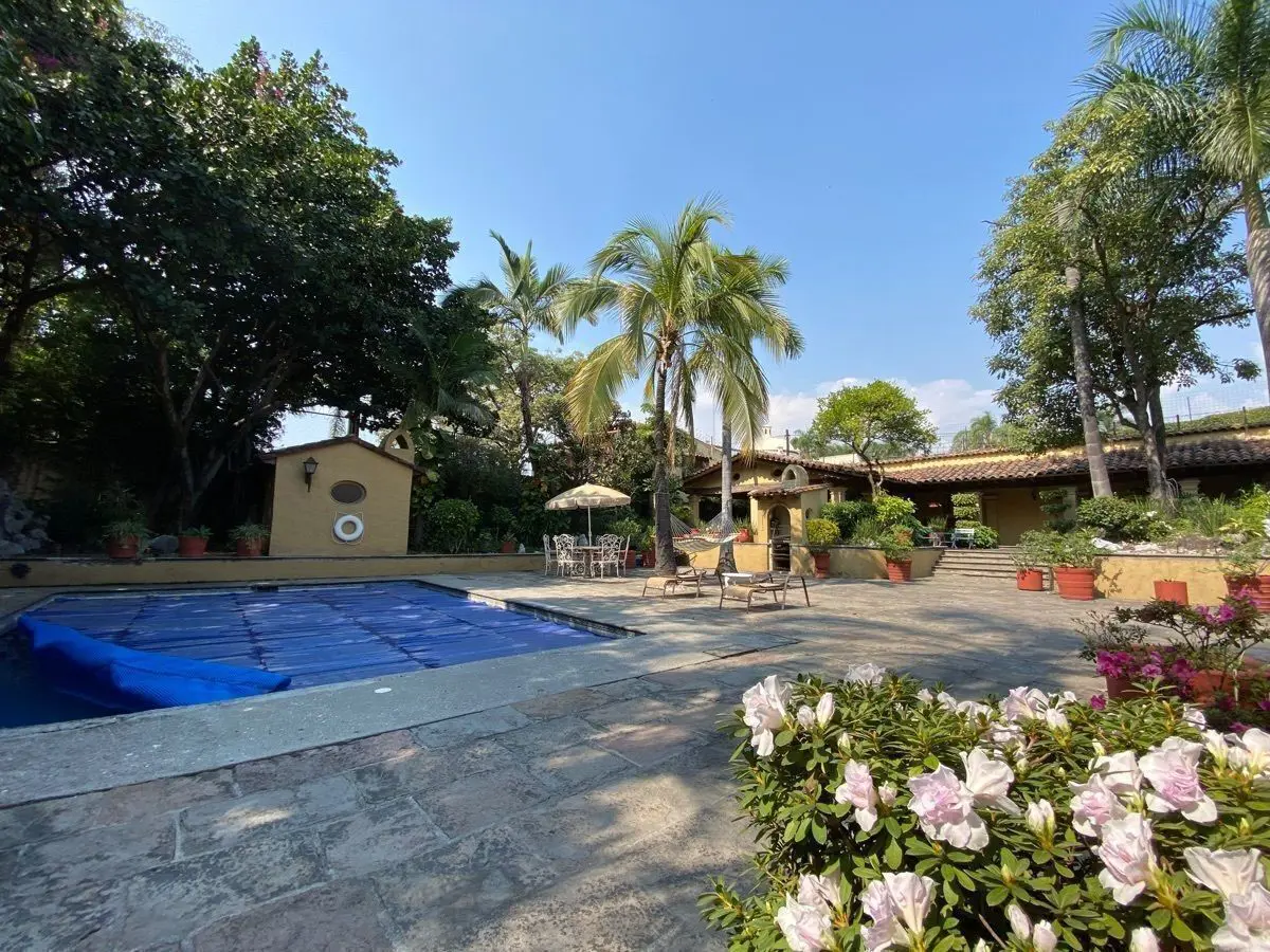 Casa en venta en Las Palmas, Cuernavaca — foto 1 de 36