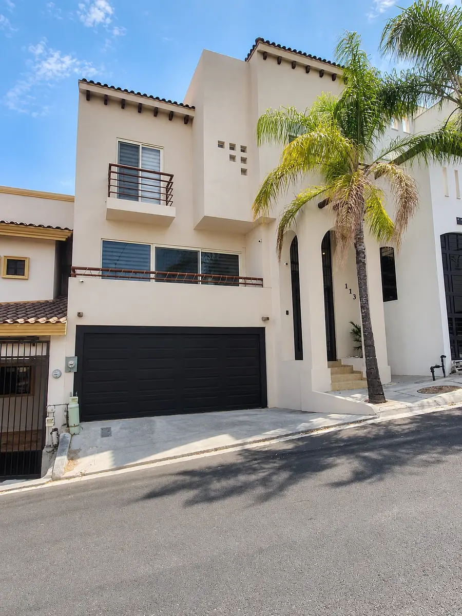 Casa en venta en Satélite Acueducto Sexto Sector, Monterrey — foto 1 de 50
