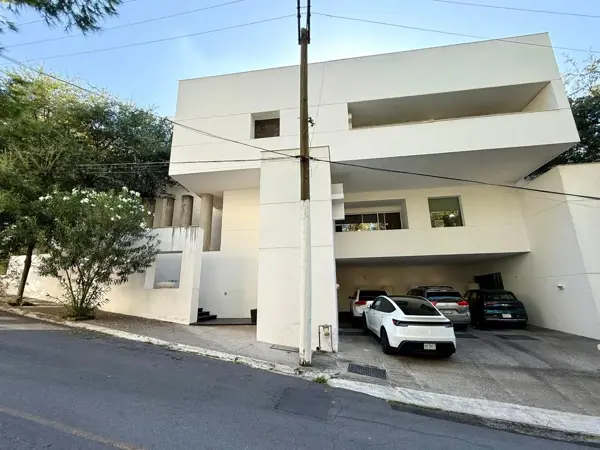 Casa en renta en Lomas del Rosario, San Pedro Garza García — foto 2 de 29