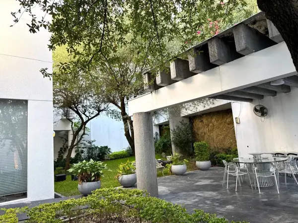RESIDENCIA AMUEBLADA EN RENTA EN LOMAS DEL ROSARIO, SAN PEDRO GARZA GARCÍA