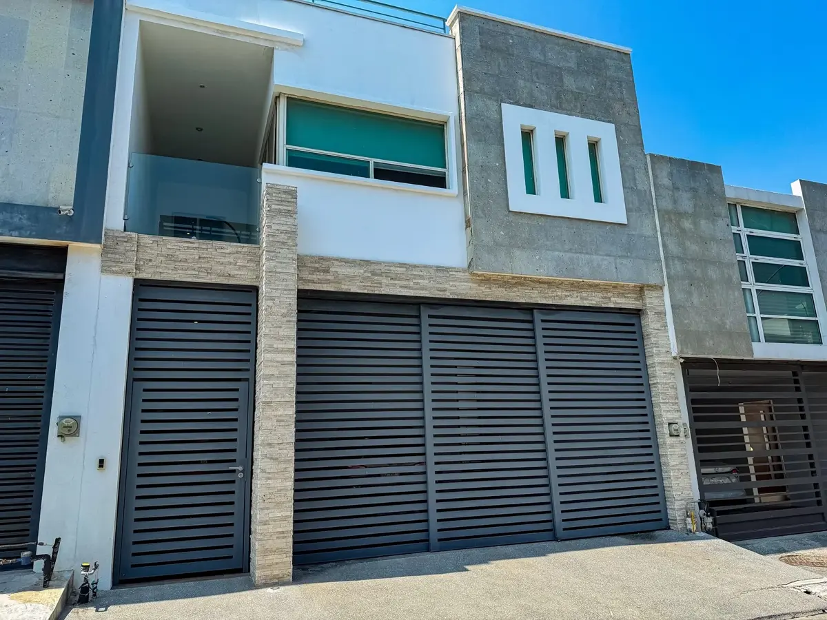 Casa en venta en Cima del Bosque, Monterrey — foto 1 de 16