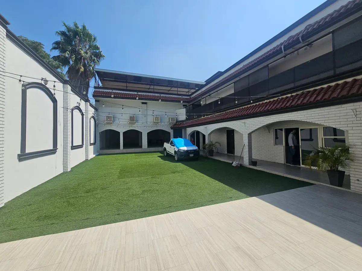 Vista 3 de Propiedad en Renta 
Oficinas / Bodega / Centro de Operaciones 
Colonia Burócratas Municipales