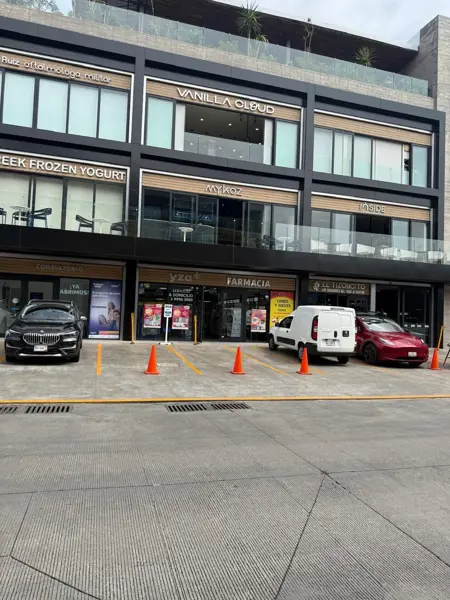 Local en renta en Lomas de Tecamachalco, Naucalpan de Juárez — foto 2 de 5