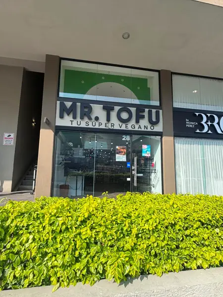 LOCAL EN RENTA EN COLINAS DE SAN JERÓNIMO, MONTERREY