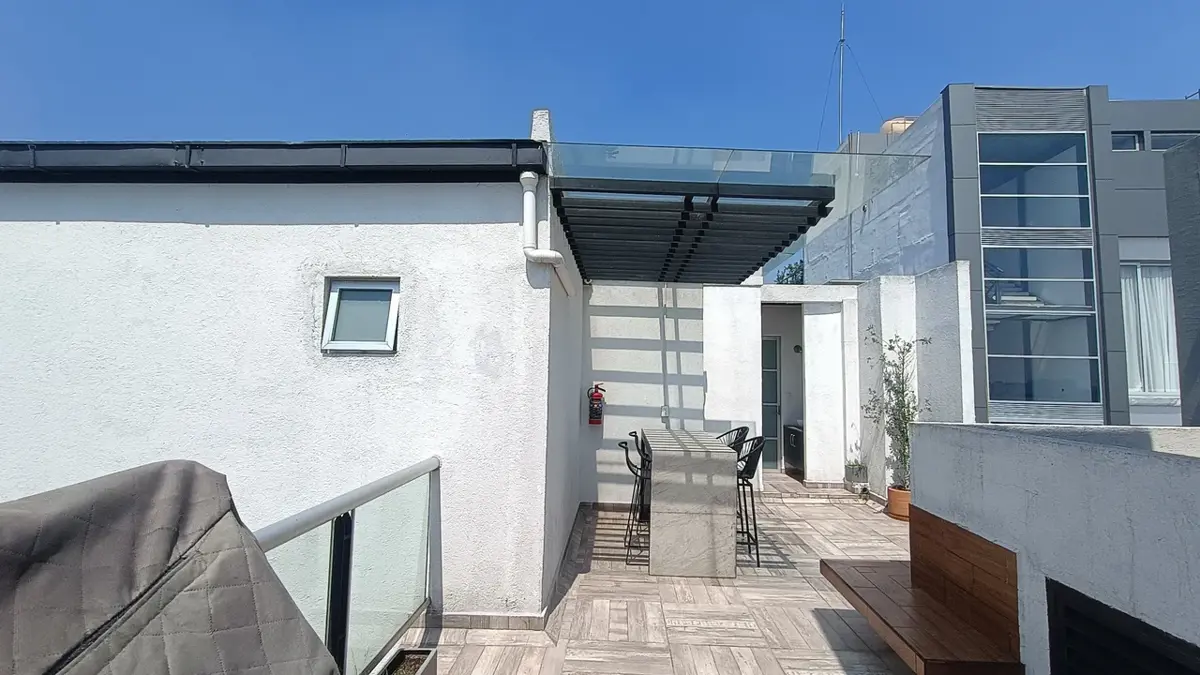Vista 5 de Departamento en Venta en Roma Sur, Cd. de México: Balcón y Estacionamiento