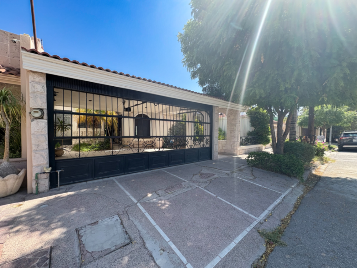 Casa en venta en Torreon Jardin, Torreón — foto 1 de 26