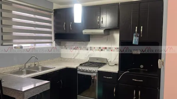 Casa en venta en Héroes de Capellanía, García — foto 2 de 13