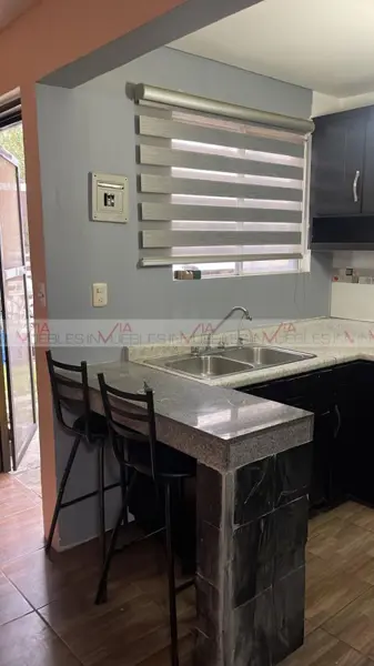 Casa en venta en Héroes de Capellanía, García — foto 3 de 13