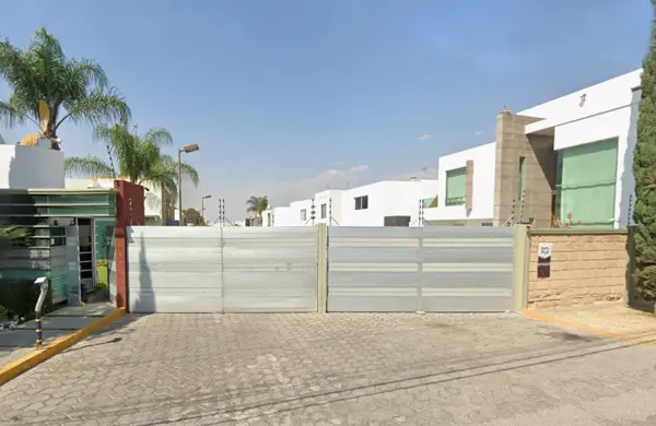 Oportunidad de Adquirir Casa en Condominio en San Andrés Cholula con Precio de Remate