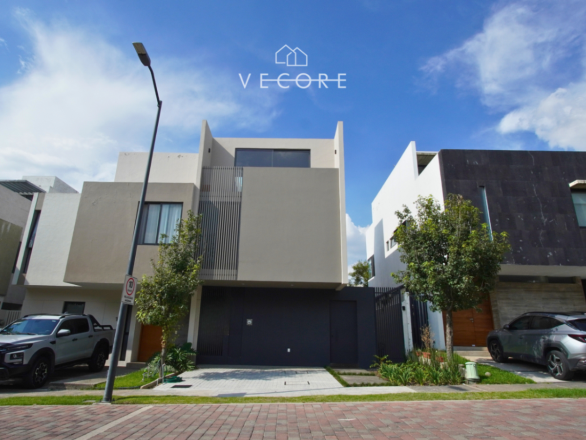 Casa en venta en Bosques Vallarta, Zapopan — foto 1 de 27