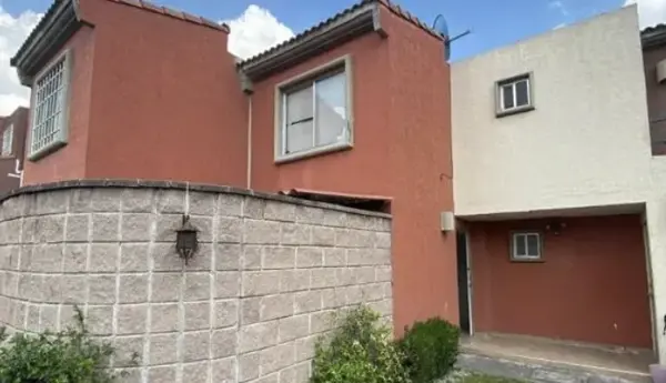 CASA EN FRACC REAL SANTA CLARA EXCELENTE OPORTUNIDAD DE VENTA