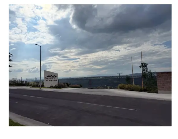 Terreno en venta en El Mirador, El Marqués — foto 3 de 3