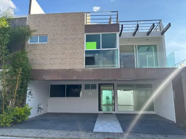Casa en venta en Parque Nuevo León,Lomas de Angelópolis, Cascatta, Puebla. 5 recámaras