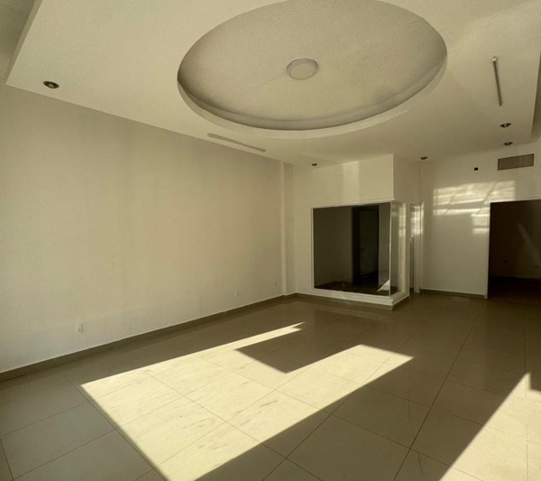 •—Local comercial en plaza ubicado en Paseo de la Rosita—• •—Local comercial en plaza ubicado en Paseo de la Rosita—•