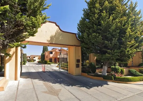 Casa en venta en Coaxustenco, Metepec, México