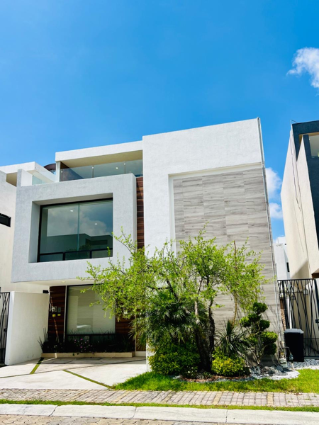 VENTA DE CASA EN LOMAS DE ANGELÓPOLIS, CASCATTA, PUEBLA