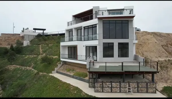 En Venta Espectacular Casa Multinivel/ Amplias terrazas con vista al mar En Venta Espectacular Casa Multinivel/ Amplias terrazas con vista al mar
