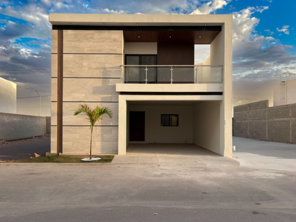 Estrena Casa con Recamara en Planta Baja Sector Viñedos Totalmente Equipada