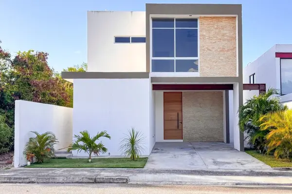 CASA EN VENTA EN PRIVADA CON AMENIDADES ZONA CONKAL