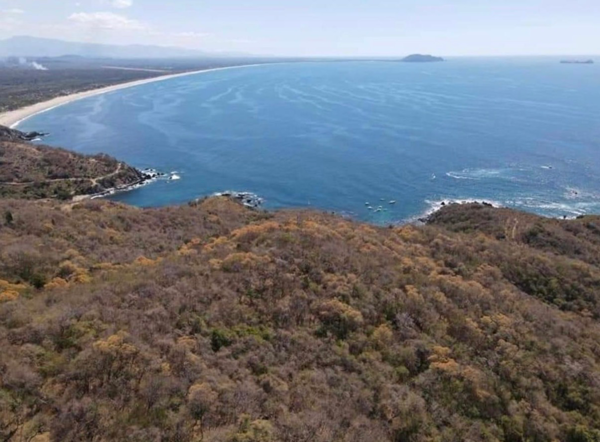TERRENO CON VISTA PANORÁMICA AL MAR EN ZIHUATANEJO