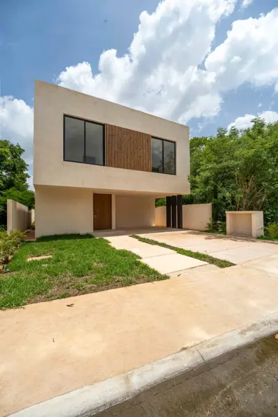 CASA EN VENTA EN MERIDA, PRIVADA CON CLUB DE GOLF
