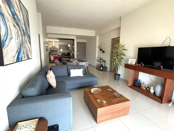 DEPARTAMENTO EN VENTA SOBRE FORJADORES CON 2 RECÁMARAS Y AMENIDADES