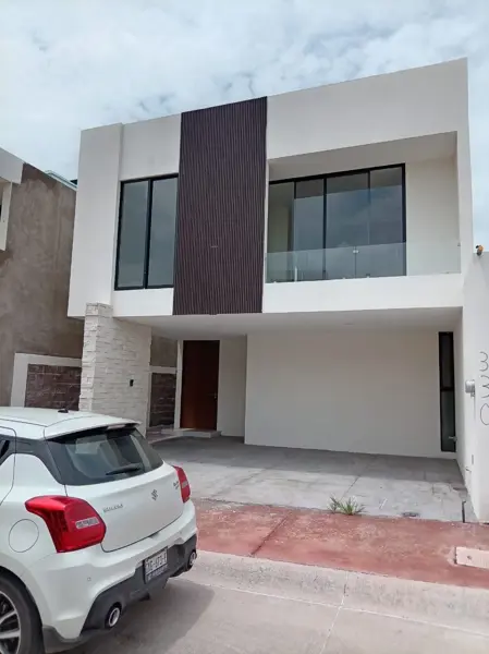 Casa independiente en venta en Lombardía, Irapuato - Gran ubicación y excelentes características