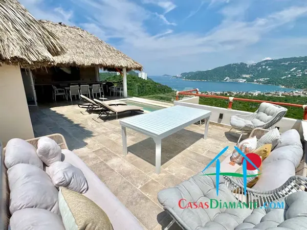 Roof garden con palapa, jacuzzi y vista al mar