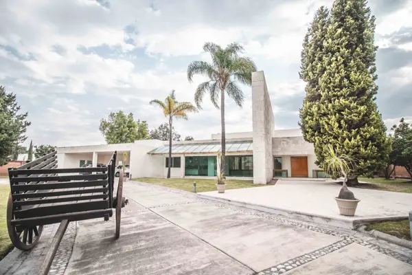 RESIDENCIA DE UNA PLANTA EN VENTA UBICADA EN FRACCIONAMIENTO A MINUTOS DE BLVD FORJADORES