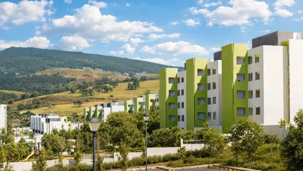 DEPARTAMENTO EN PLANTA BAJA CON TERRENO EXCEDENTE, EN FRACC. PRIVADO, IXTAPALUCA.