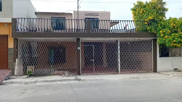 venta de casa ideal para inversion centrica colonia ampliacion Rodriguez