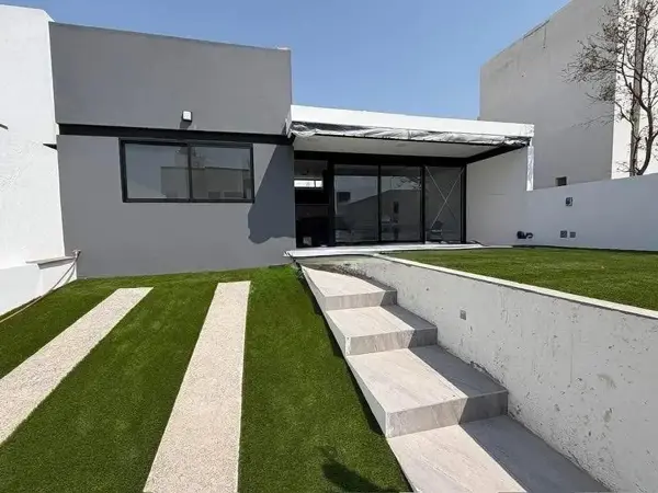 Casa de un nivel en Paseo d conquistador Cuernavaca2 rec 2 baños en Fracc Priv.
