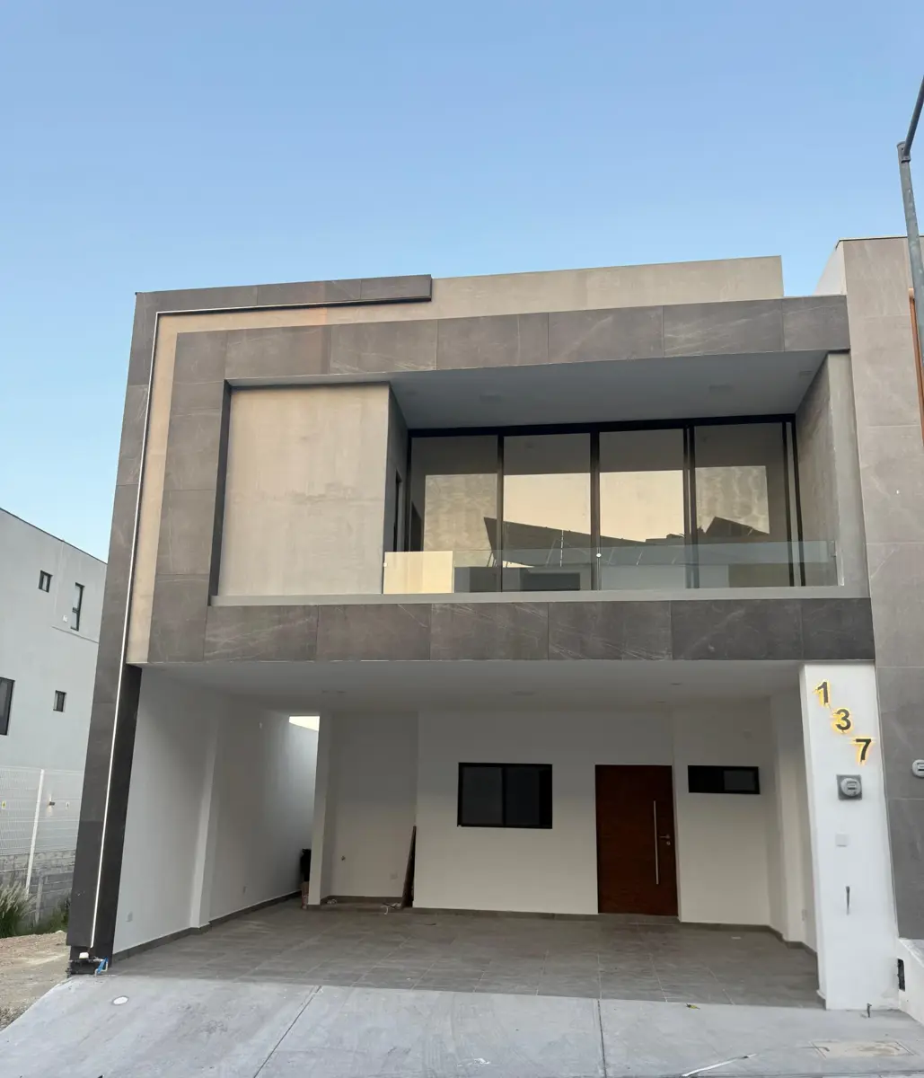 Casa en venta en Santoral, García — foto 1 de 6