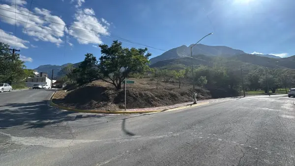 Terreno en Venta en Hacienda los Encinos, Monterrey, Nuevo León 4