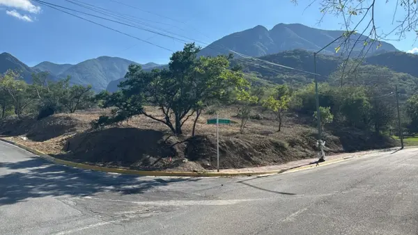 Terreno en Venta en Hacienda los Encinos, Monterrey, Nuevo León 1