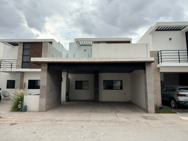 Casa en Renta en Palma Real, Circuito Golondrinas