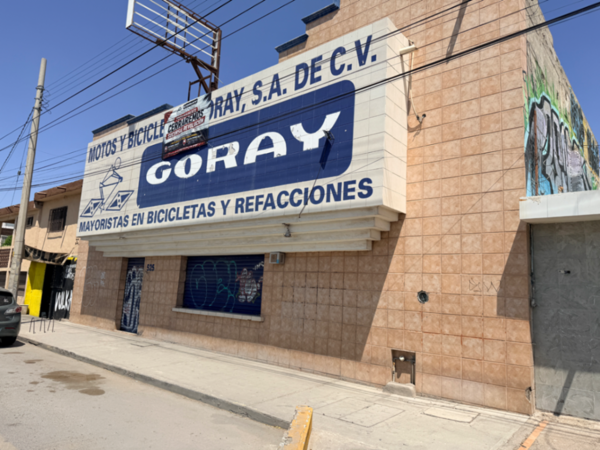 Local comercial en VENTA sobre Blvd. Revolución