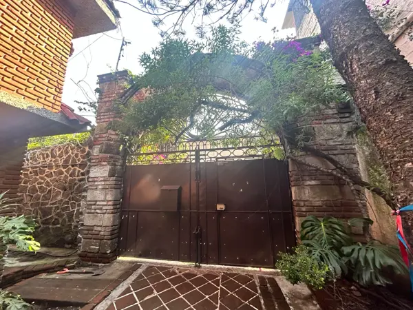 Casa con alberca, departamento y espacio adaptable en Cruz del Farol, Tlalpan
