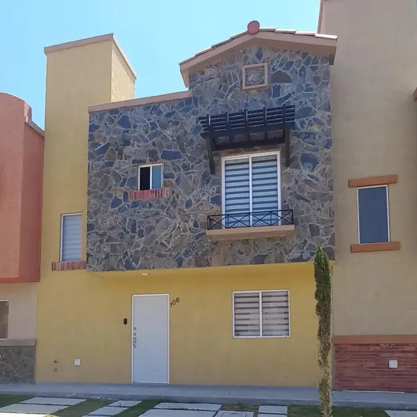 CASA EN VENTA EN FRACCIONAMIENTO REAL MADEIRA PACHUCA HIDALGO CASA CLUB Y AMENIDADES